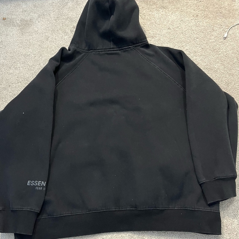 Black essential hoodie - Picture 4 of 6